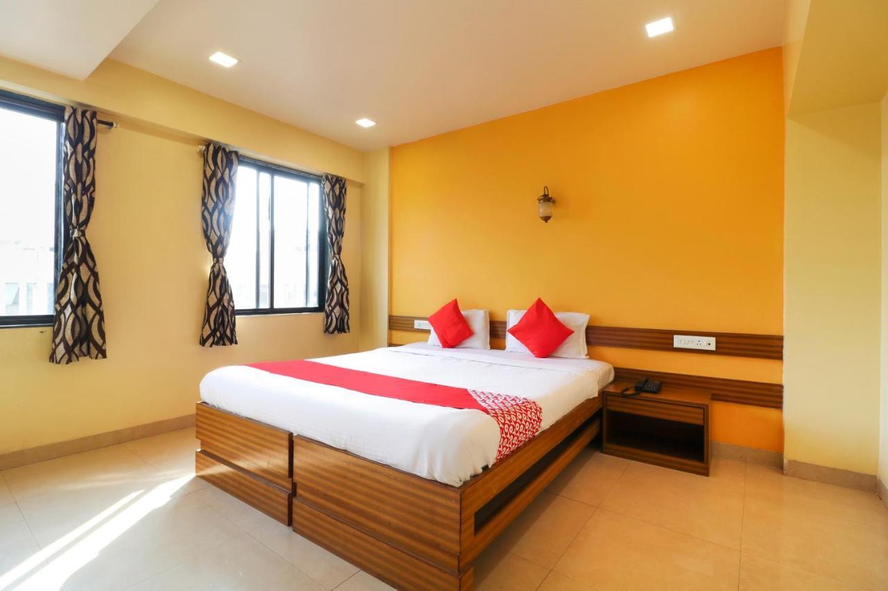 Oyo 10679 Hotel Nanashree Executive Wagholi Экстерьер фото